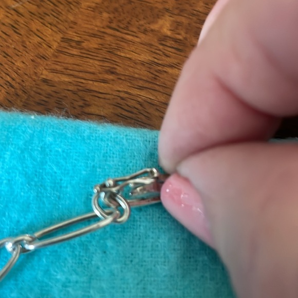 TIFFANY ELSA PERETTI STERLING BRACELET WITH HEART CHARM - Picture 4 of 8